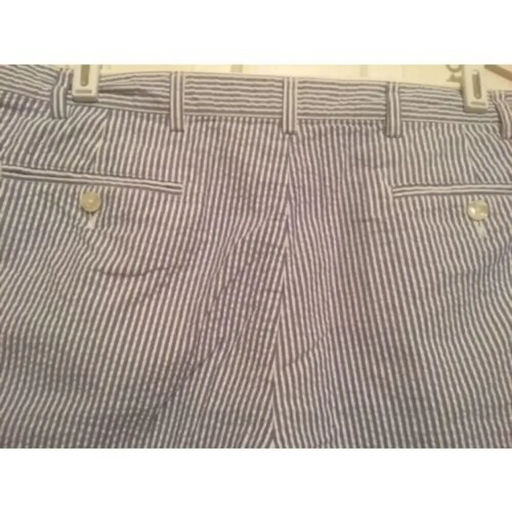 JOS. A BANK STAYS COOL SEERSUCKER SIZE 40 BLUE & WHITE STRIPE SHORTS